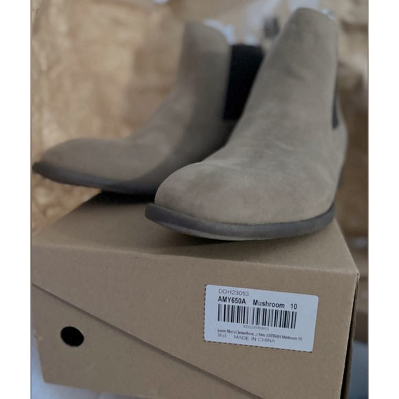 Jousen Men's Suede Chelsea Boots•Size 10 Mushroom•New W/Box - Picture 7 of 9
